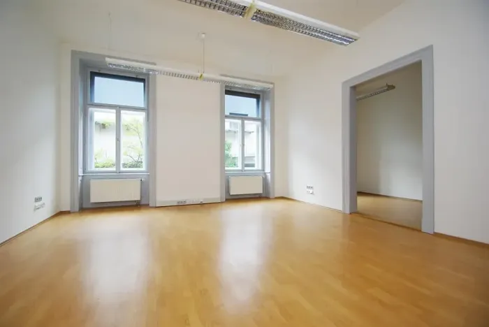 Pronájem kanceláře, Praha - Smíchov, Štefánikova, 70 m2