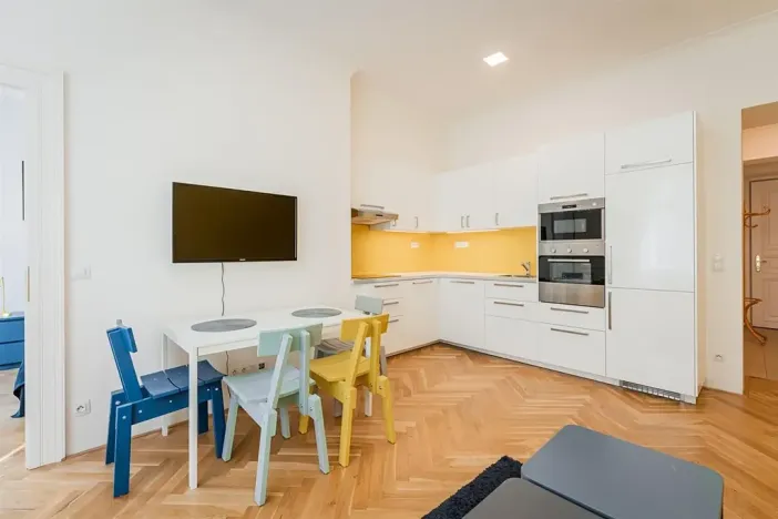 Pronájem bytu 2+kk, Praha - Bubeneč, Šmeralova, 51 m2