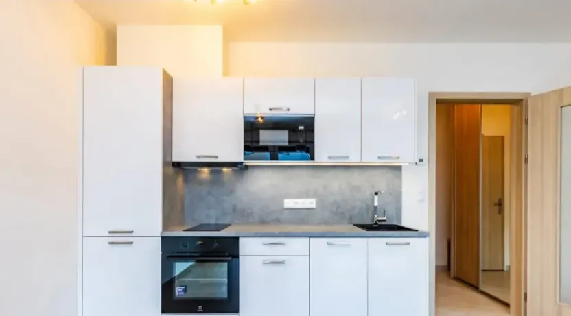 Pronájem bytu 1+kk, Praha - Záběhlice, Klapálkova, 31 m2