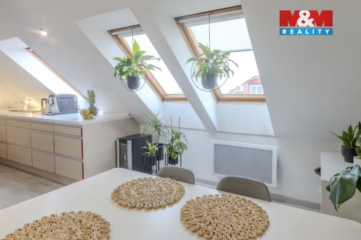 Prodej bytu 3+1, Zlín - Kudlov, Žlutá, 83 m2