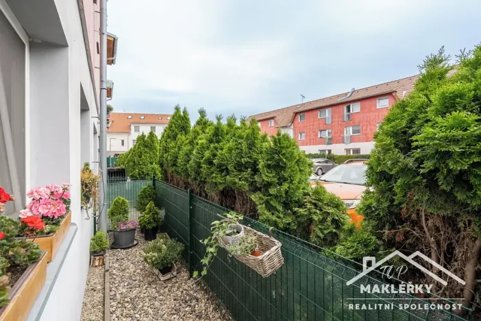 Prodej bytu 2+kk, Břežany II, 56 m2