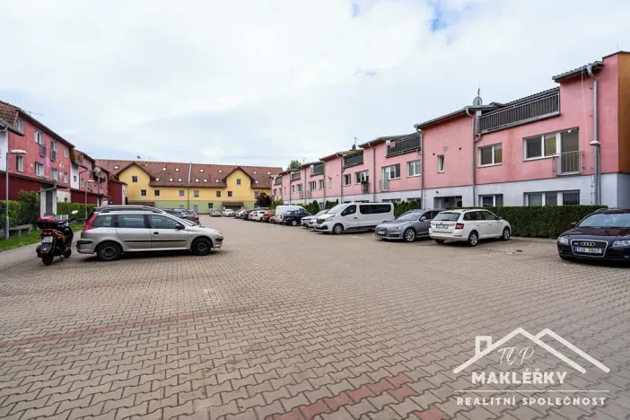 Prodej bytu 2+kk, Břežany II, 56 m2