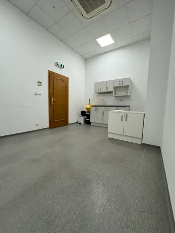 Pronájem kanceláře, Cheb, Obrněné brigády, 40 m2