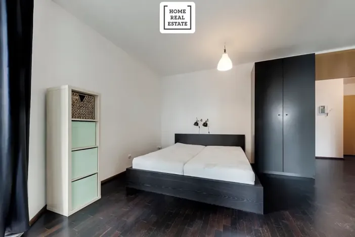 Pronájem bytu 1+kk, Praha - Žižkov, Pitterova, 47 m2