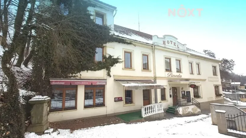 Prodej podílu restaurace, Mimoň, Nádražní, 1100 m2