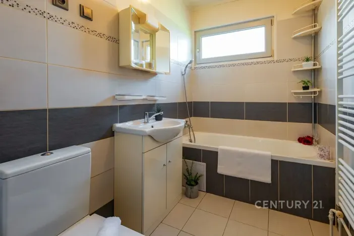 Prodej rodinného domu, Vroutek, Na Hůrce, 140 m2