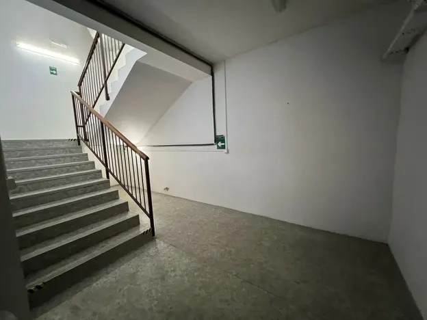 Prodej skladu, Praha - Horní Počernice, Komárovská, 210 m2