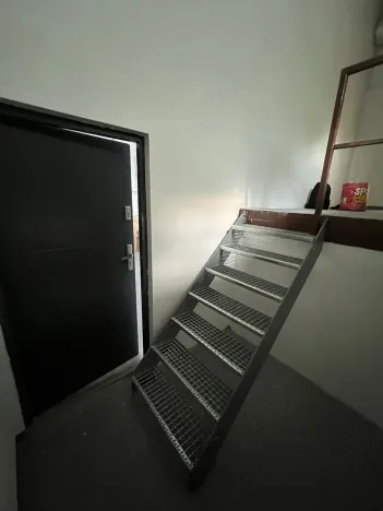 Prodej skladu, Praha - Horní Počernice, Komárovská, 210 m2