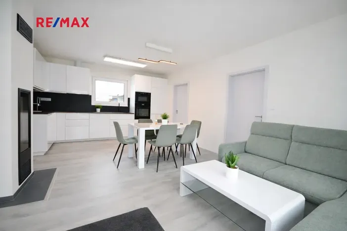 Prodej rodinného domu, Dobrovíz, 61 m2