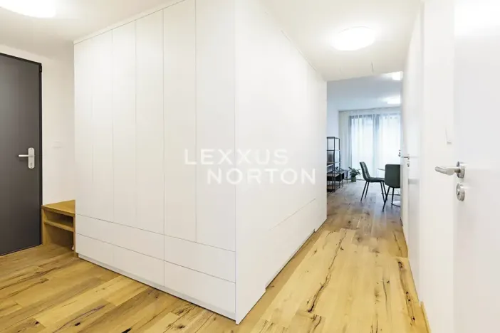 Pronájem bytu 2+kk, Praha - Karlín, Sokolovská, 52 m2