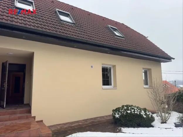 Pronájem bytu 3+kk, Vodochody, U Pošty, 153 m2