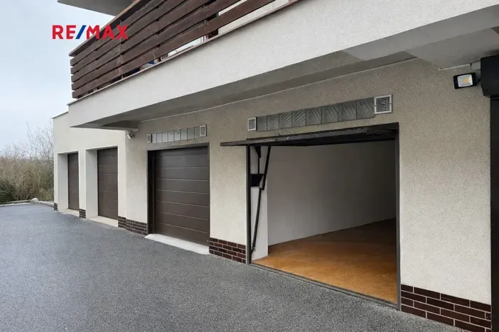 Pronájem garáže, Praha - Hlubočepy, Devonská, 20 m2