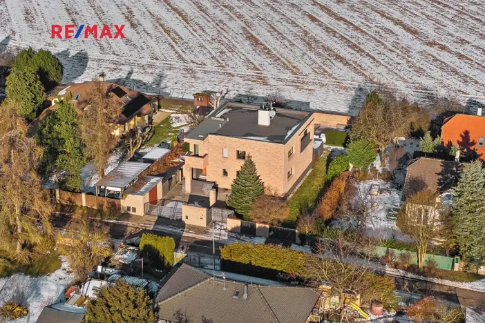 Prodej vily, Praha - Klánovice, Zádražanská, 330 m2