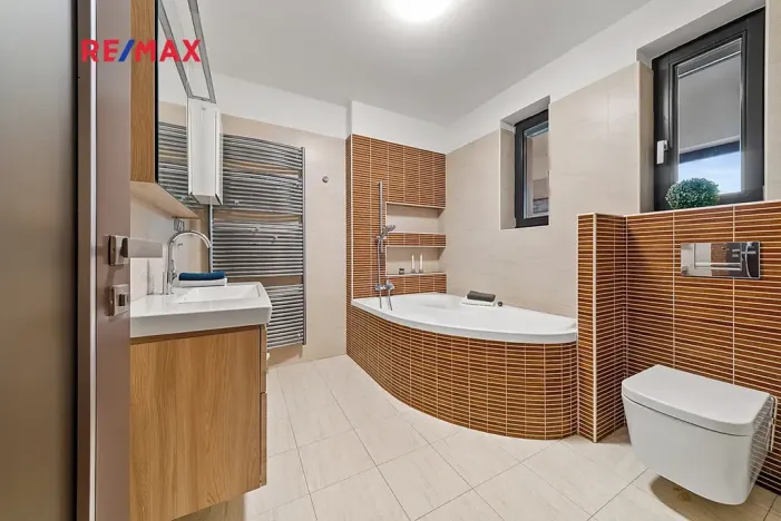 Prodej vily, Praha - Klánovice, Zádražanská, 330 m2