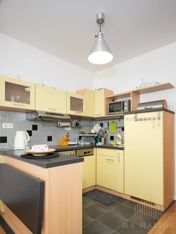 Pronájem bytu 1+kk, Praha - Smíchov, Randova, 47 m2