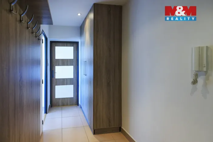 Pronájem bytu 1+1, Plzeň - Doubravka, Železničářská, 41 m2