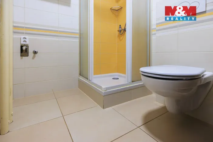 Pronájem bytu 1+1, Plzeň - Doubravka, Železničářská, 41 m2