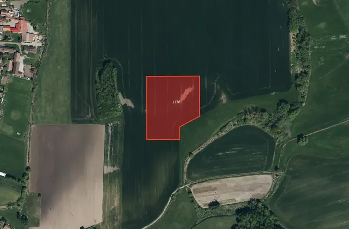 Prodej podílu pole, Hluboká, 4607 m2