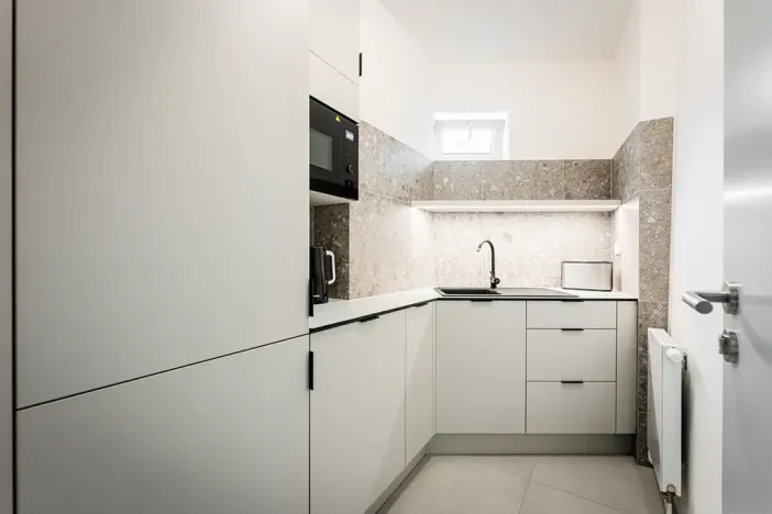 Pronájem kanceláře, Praha - Strašnice, Třebohostická, 628 m2