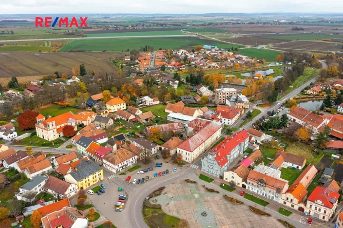 Prodej výrobních prostor, Dašice, náměstí T. G. Masaryka, 2490 m2