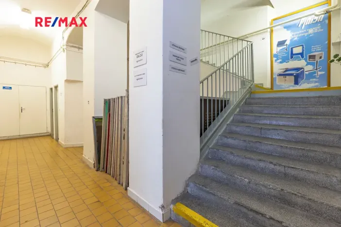 Prodej výrobních prostor, Dašice, náměstí T. G. Masaryka, 2490 m2