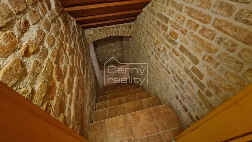 Pronájem bytu 4+kk, Pardubice, V Ráji, 350 m2