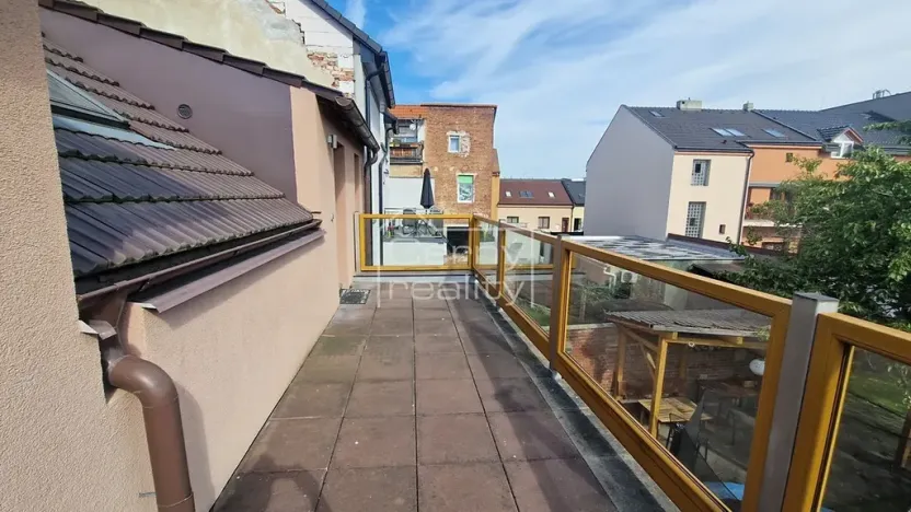 Pronájem bytu 4+kk, Pardubice, V Ráji, 350 m2