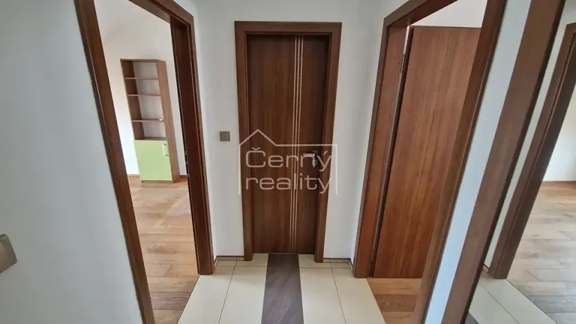 Pronájem bytu 4+kk, Pardubice, V Ráji, 350 m2