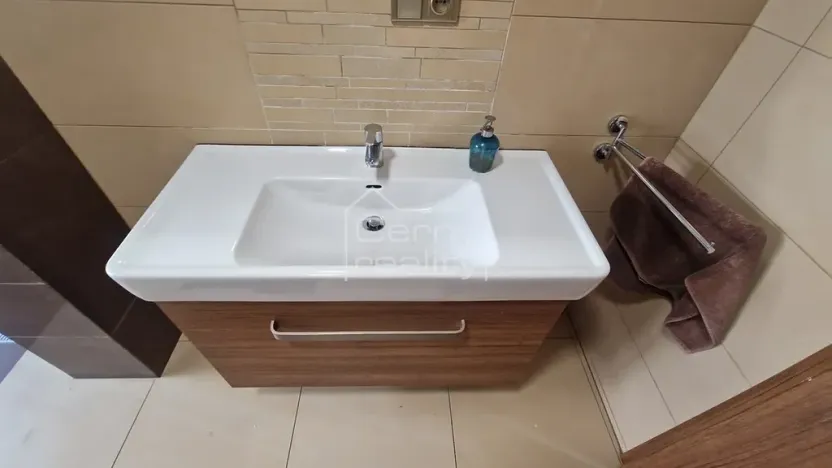 Pronájem bytu 4+kk, Pardubice, V Ráji, 350 m2