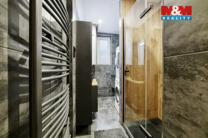 Prodej bytu 3+1, Valy, Pod Lesem, 64 m2