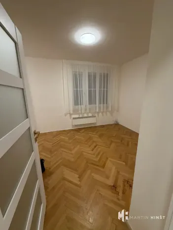 Pronájem bytu 1+kk, Praha - Vinohrady, Hradecká, 26 m2