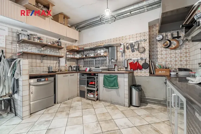 Pronájem obchodního prostoru, Praha - Žižkov, Husitská, 120 m2