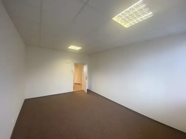 Pronájem kanceláře, Praha - Zličín, Strojírenská, 17 m2