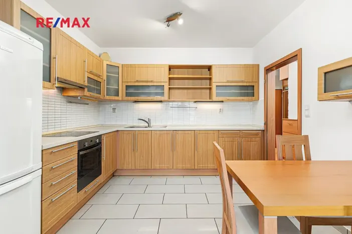 Pronájem bytu 2+kk, Praha - Vysočany, Podkovářská, 54 m2