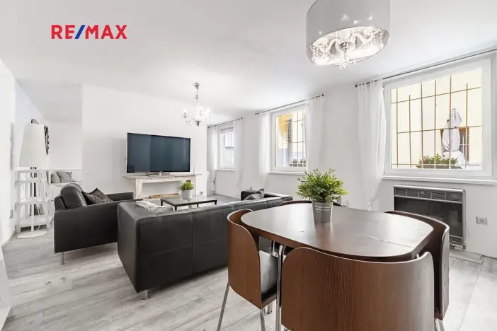 Prodej bytu 2+1, Praha - Karlín, Pernerova, 60 m2