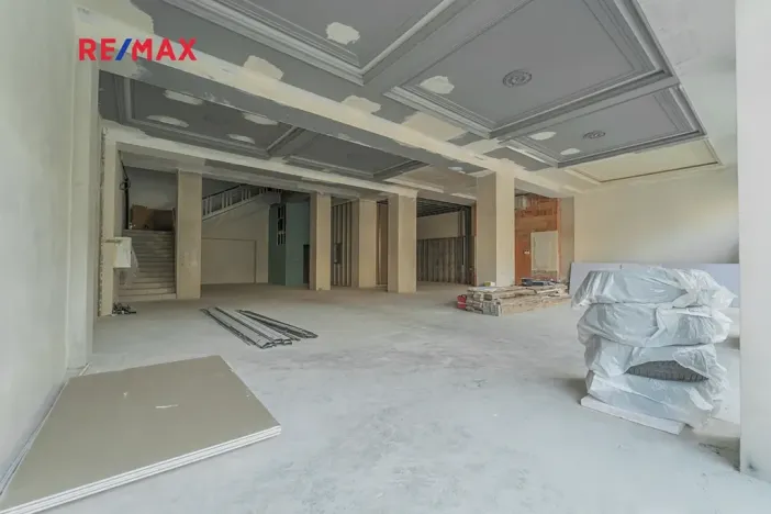Pronájem obchodního prostoru, Praha - Nové Město, Hybernská, 526 m2