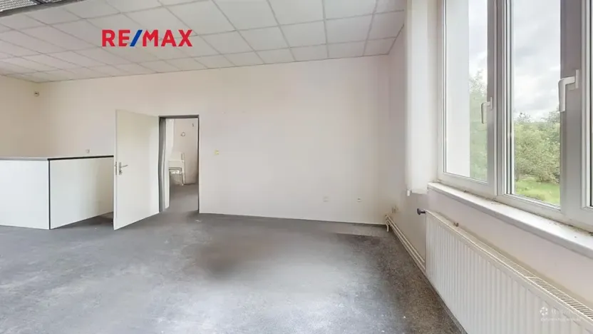 Pronájem skladu, Pardubice, Bohdanečská, 390 m2