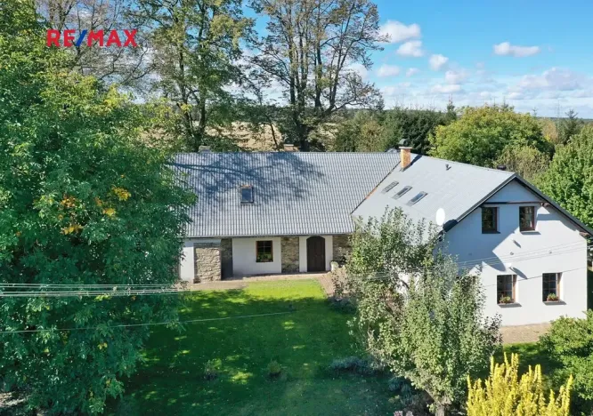 Prodej rodinného domu, Holetín, 800 m2