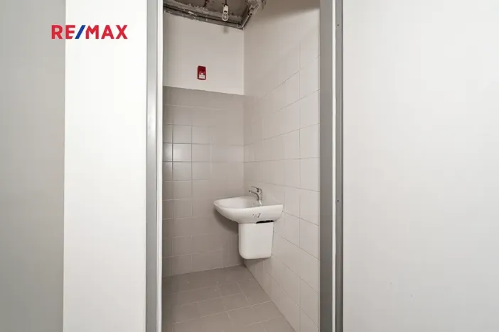 Pronájem ordinace, Milovice, Spojovací, 64 m2