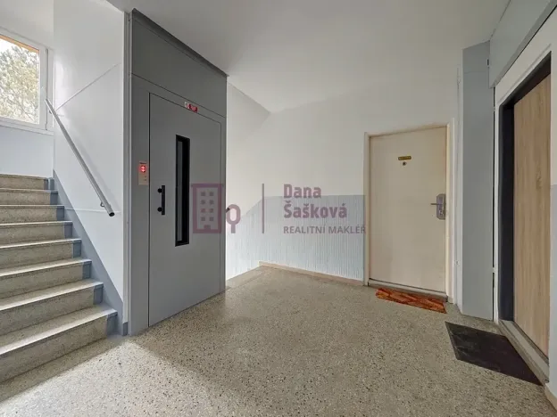 Pronájem bytu 2+1, Jindřichův Hradec, sídliště Vajgar, 35 m2