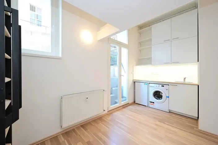 Pronájem bytu 1+kk, Praha - Smíchov, Radlická, 15 m2