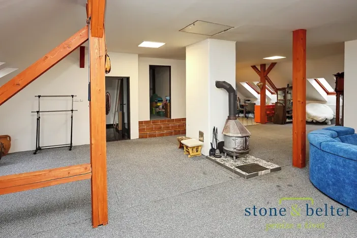 Prodej vícegeneračního domu, Nové Město pod Smrkem, Mírové náměstí, 466 m2