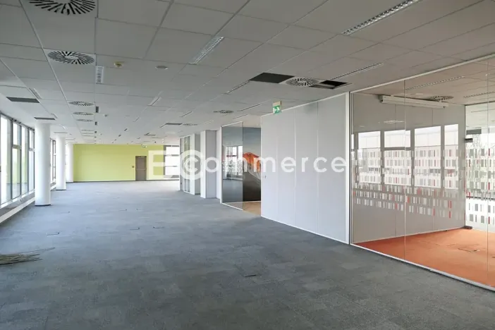 Pronájem kanceláře, Brno, 600 m2