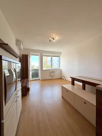 Pronájem bytu 2+kk, Jesenice, V Roháči I., 50 m2