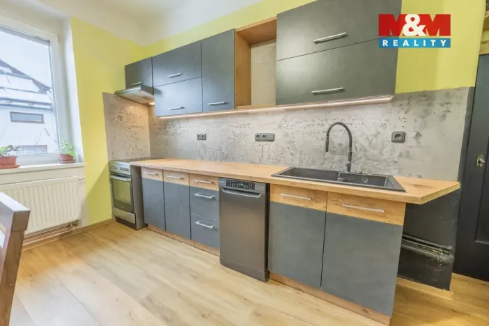 Prodej rodinného domu, Praha - Dolní Chabry, Ústecká, 149 m2