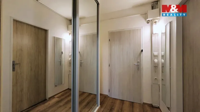 Pronájem bytu 1+kk, Praha - Troja, Svídnická, 28 m2