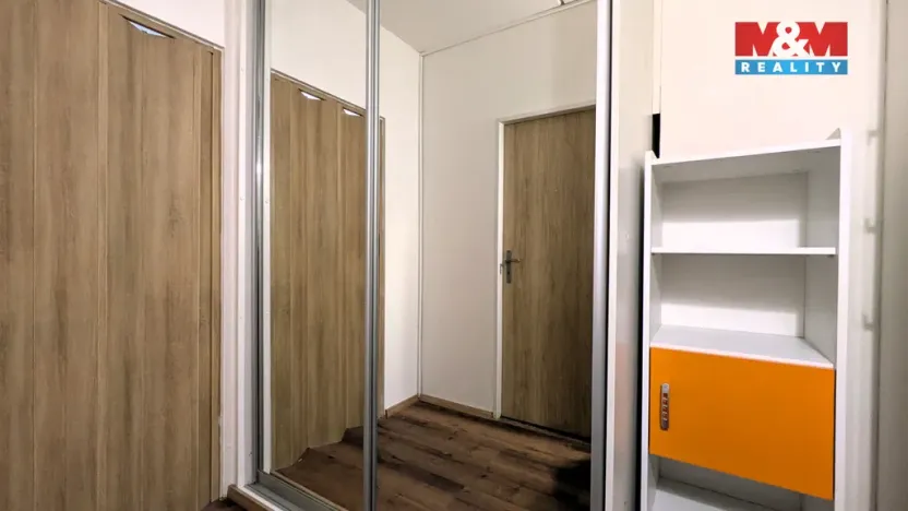 Pronájem bytu 1+kk, Praha - Troja, Svídnická, 28 m2