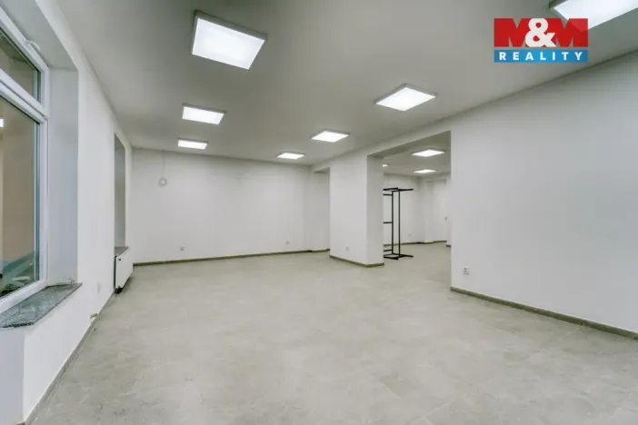 Pronájem obchodního prostoru, Plzeň - Doubravka, Zábělská, 107 m2