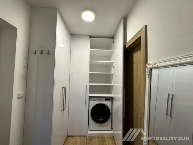 Pronájem bytu 1+kk, Zlín, Pod Hradem II, 27 m2