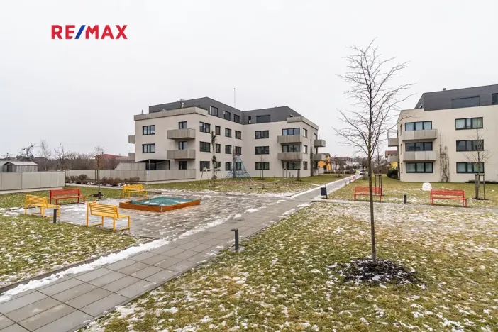 Pronájem bytu 2+kk, Horoměřice, Karla IV., 53 m2